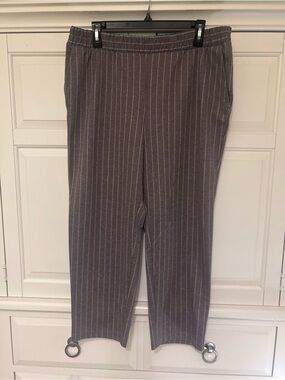 Women’s Gray Pinstripe Pull-On Pants
